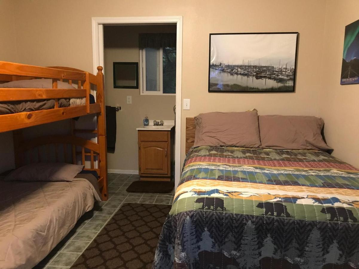 Cabin 2 Lynn View Lodge Haines Εξωτερικό φωτογραφία