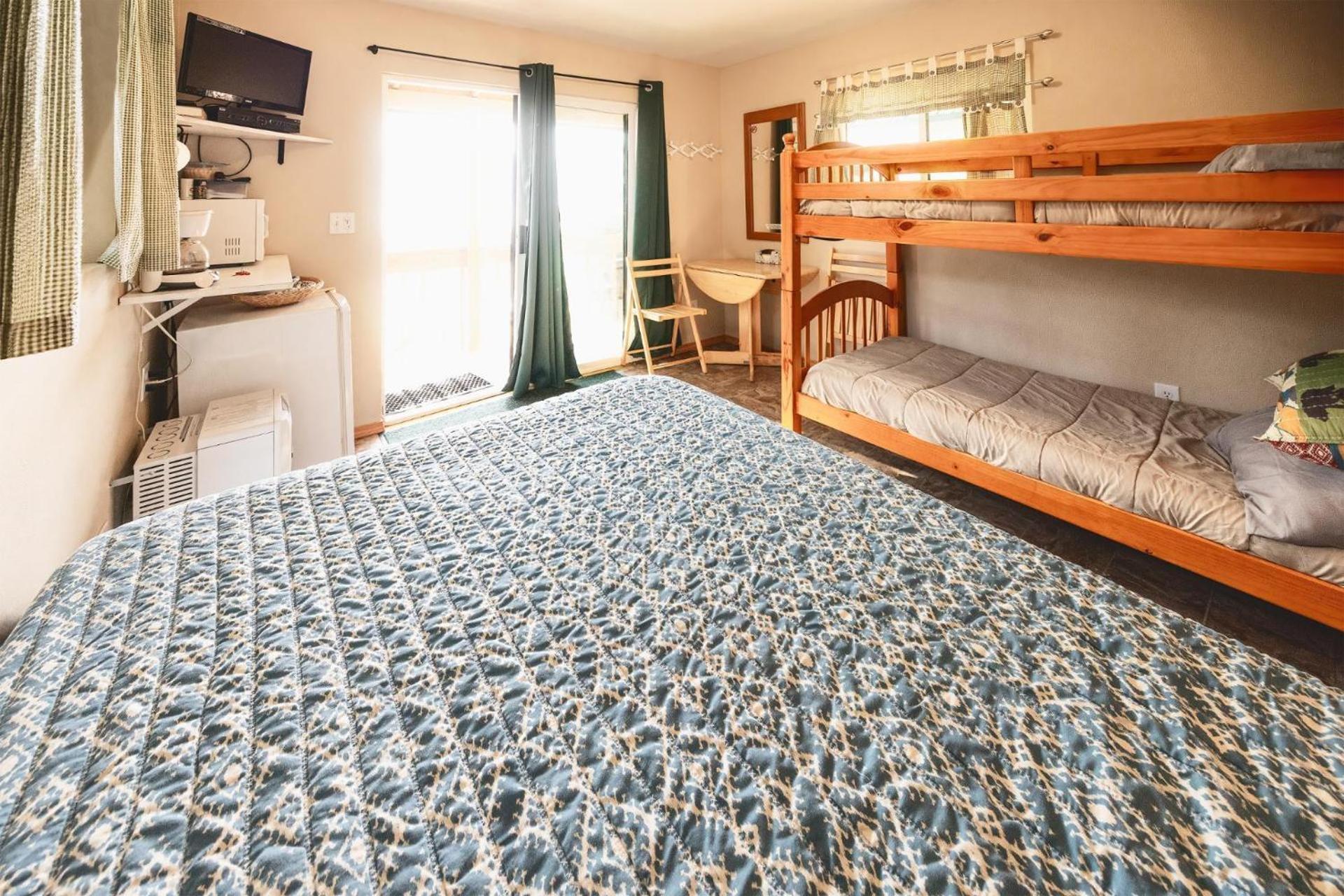 Cabin 2 Lynn View Lodge Haines Εξωτερικό φωτογραφία
