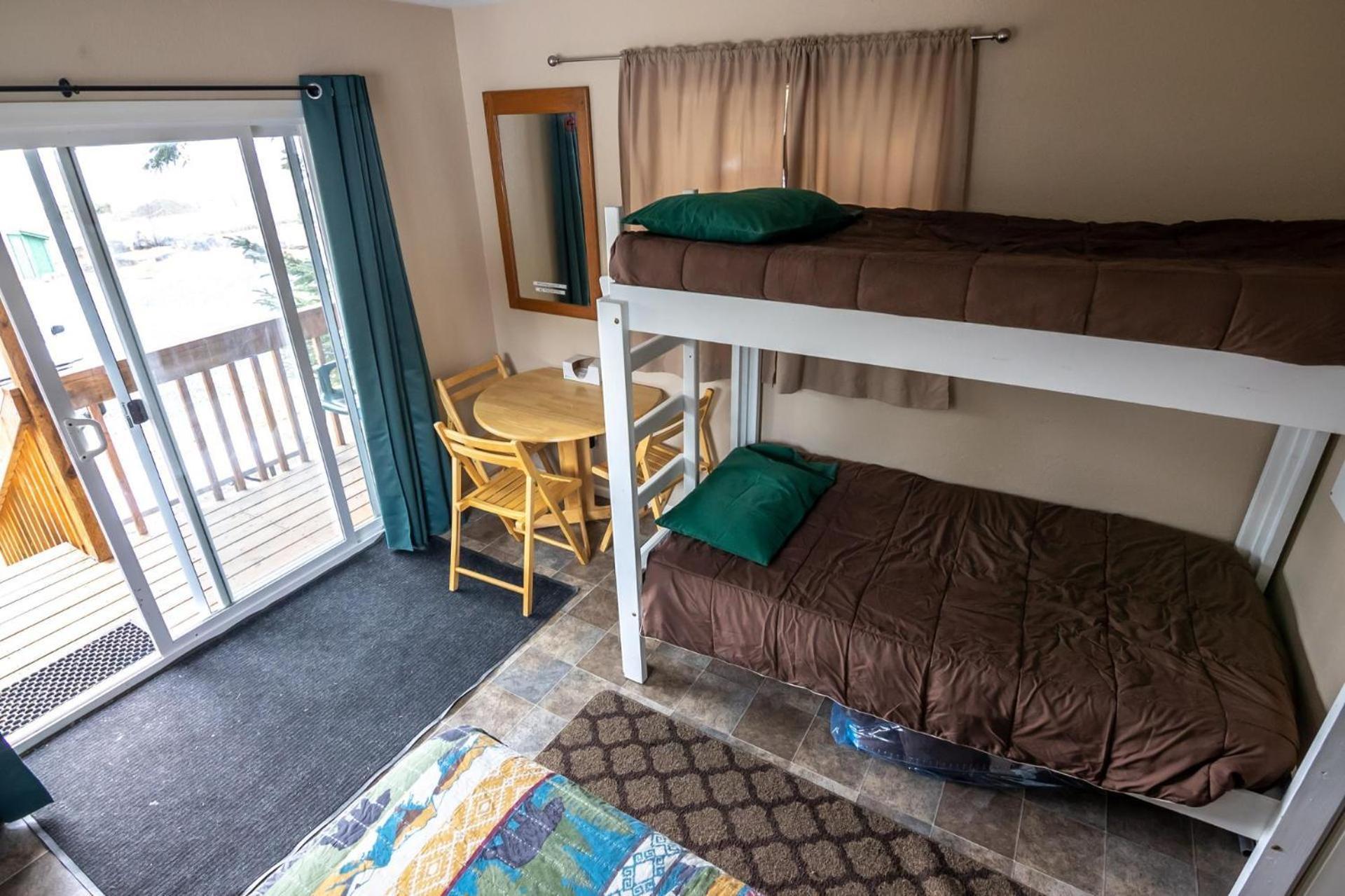 Cabin 2 Lynn View Lodge Haines Εξωτερικό φωτογραφία